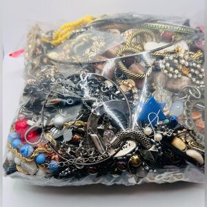 Vintage & Modern Gold & Silver Tone Mixed Metal Scrap/Wearable Jewelry Lot 9Lbs